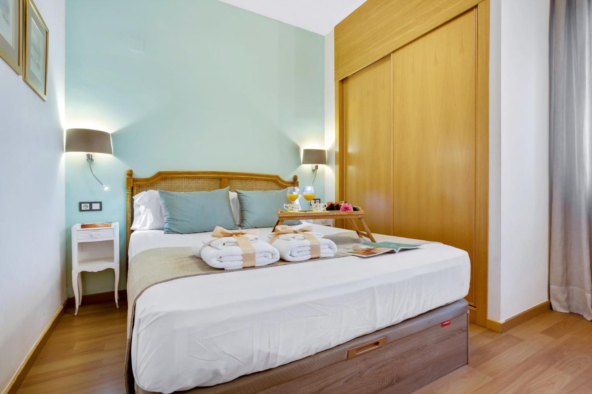-Malagasunapts-City Centre Terrace Pool Parking מראה חיצוני תמונה